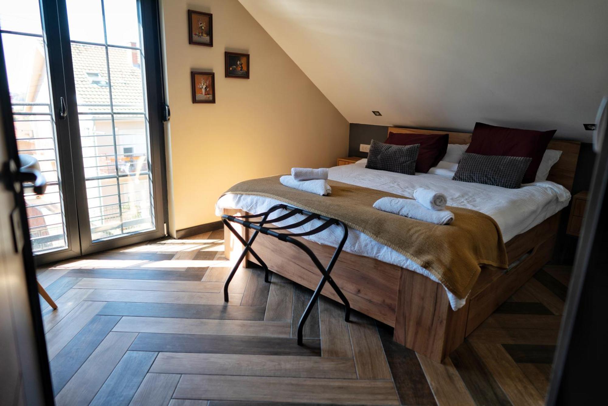 La Roue Hotel Вършац Екстериор снимка